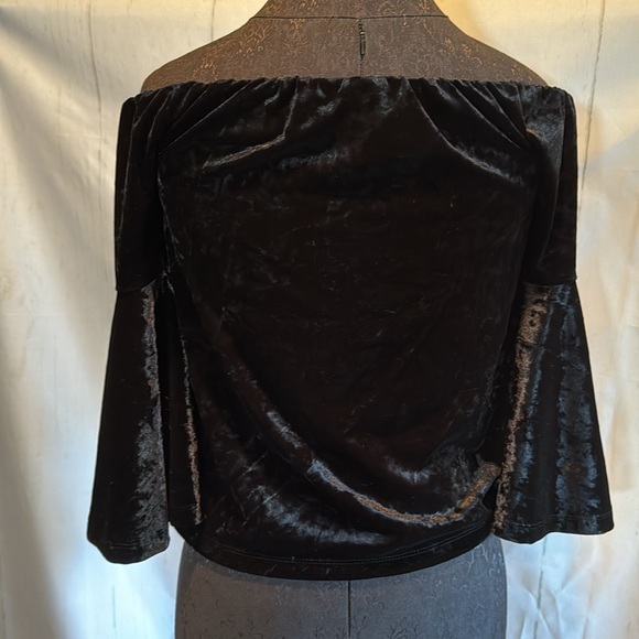 1 State Black Velvet Off Shoulder Top - Picture 3 of 5